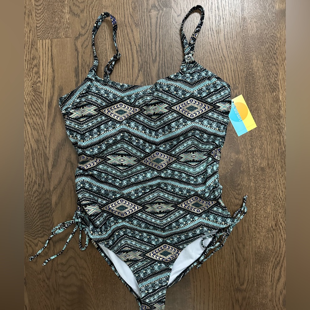 NWT Island Rays swimsuit 1X